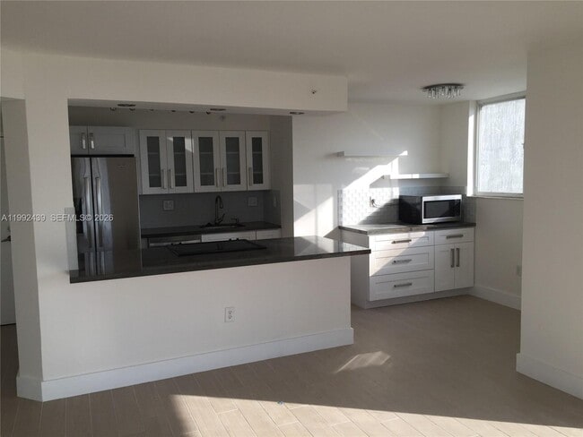 Building Photo - 1688 West Ave