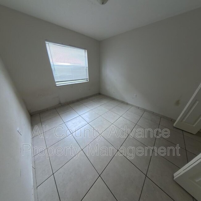 Building Photo - 4909 E Temple Heights Rd