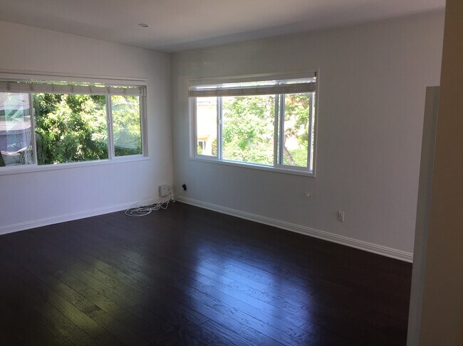 Building Photo - 117 N Lucia Ave