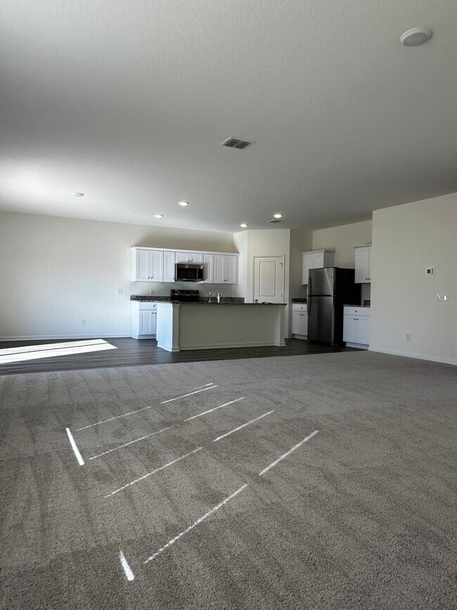 Building Photo - 14402 Woodland Holw