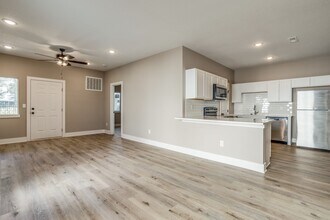 Building Photo - 1625 S Limuel Cir