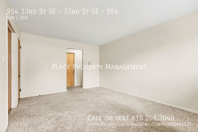 Building Photo - 954 33rd St SE