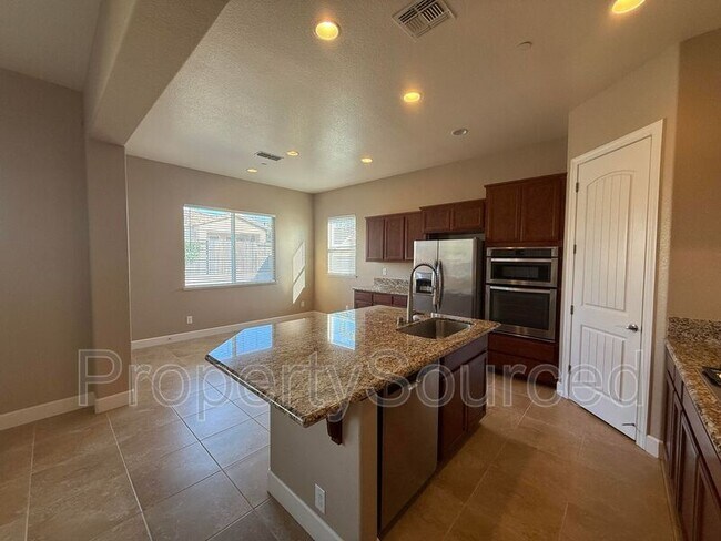 Building Photo - 1073 Kumara St