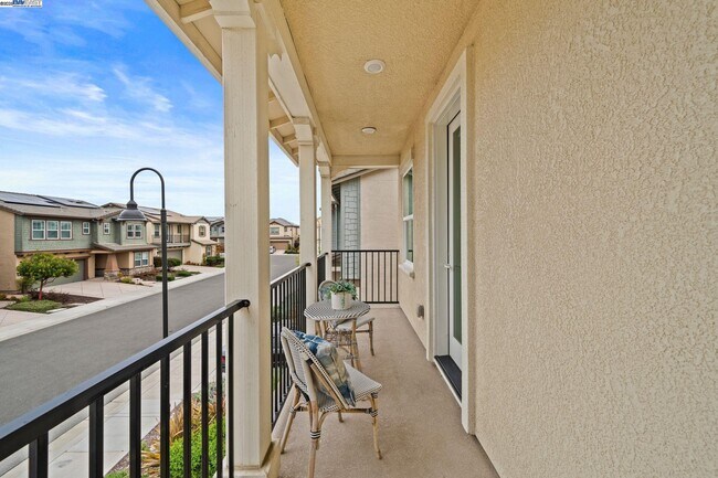 Building Photo - 318 Paradiso Ct