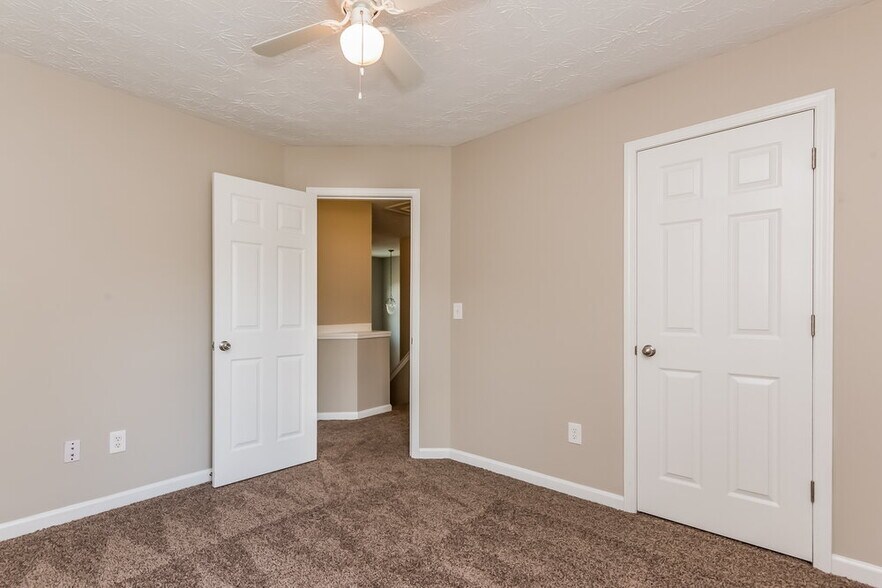 Building Photo - 398 Glenleigh Dr