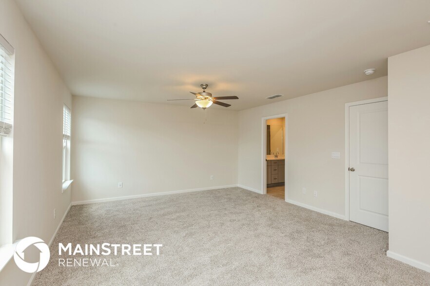 Building Photo - 1347 Sunny Lk Dr