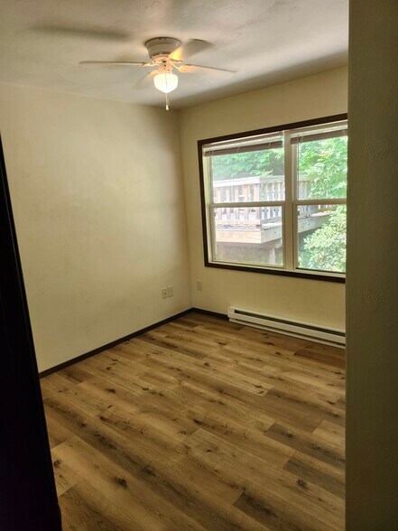 Building Photo - 945 W Locust St