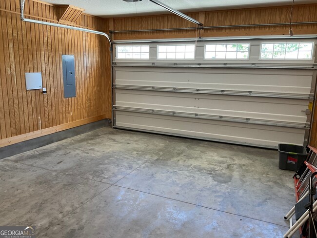 Building Photo - 200 Ryan Nicholas Dr
