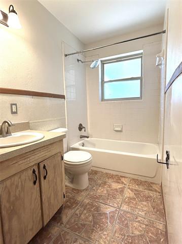 Building Photo - 861 Russell Ln
