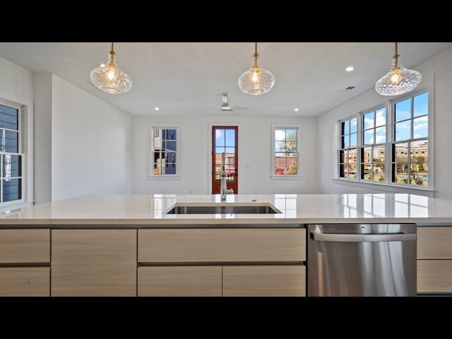 Building Photo - NEW CONSTRUCTION 4 bedroom home in Downtow...