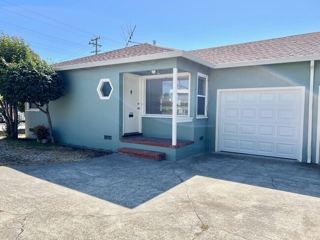 Primary Photo - 3594 Somerset Ave