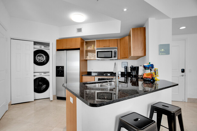 Kitchen & In-Unit Washer/Dryer - 480 NE 30th St