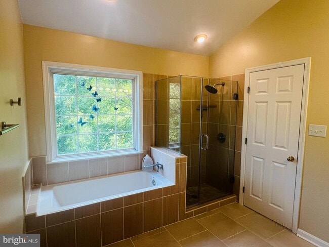 Building Photo - 7300 Rocky Creek Dr