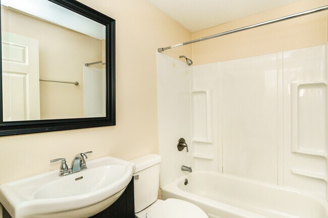 Building Photo - 3016 Pleasant Ave