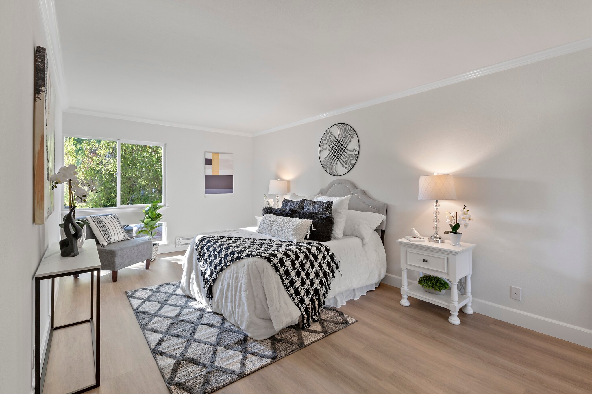 Building Photo - 1025 Shell Blvd