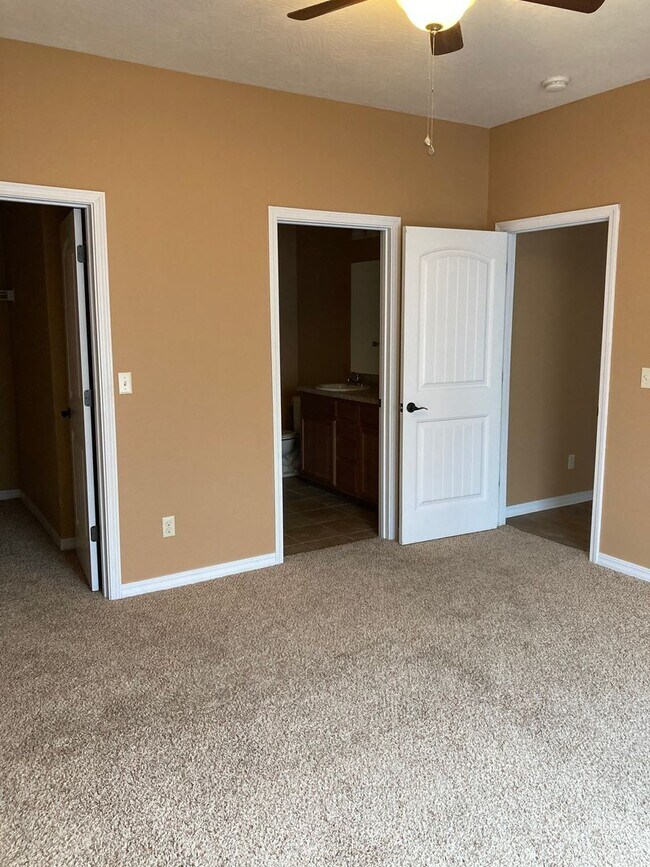 Building Photo - COMING SOON: Beautiful 3 bed/2 bath home l...