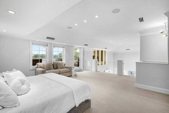 Building Photo - 1620 Lands End Rd