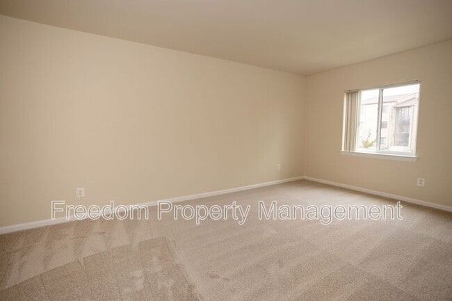 Building Photo - 10629 Provincial Dr