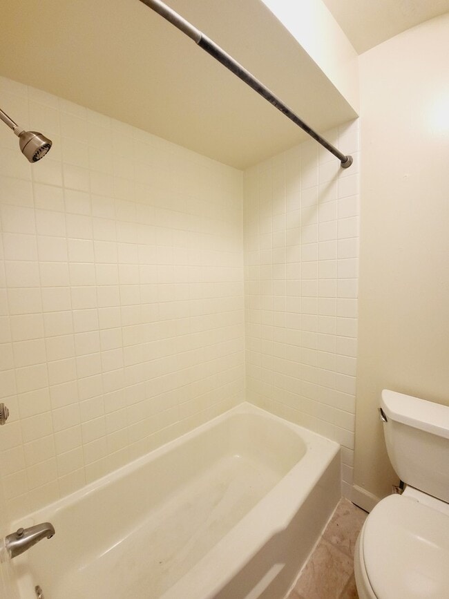 Building Photo - 712 Concord Ln