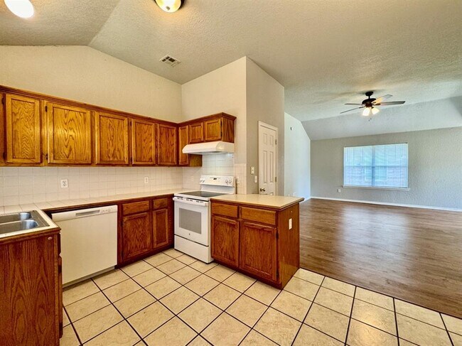 Building Photo - 633 NW 121st St