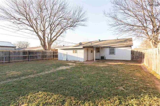 Building Photo - 2939 Moffett Ave