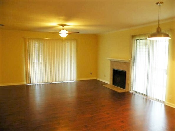 Building Photo - 101 Pine Forest Dr