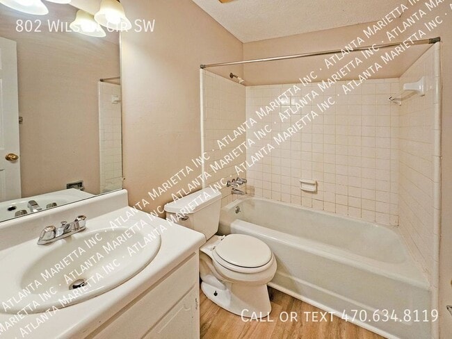 Building Photo - 802 Wilson Cir SW