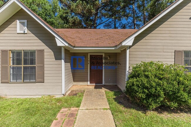 Building Photo - 5 Bedroom/2 Bath Home in Bellegrove Subdiv...