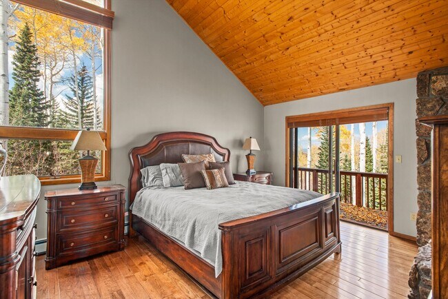 Building Photo - 2055 Faraway Rd