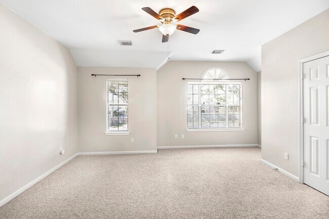 Building Photo - 803 Chisel Point Dr