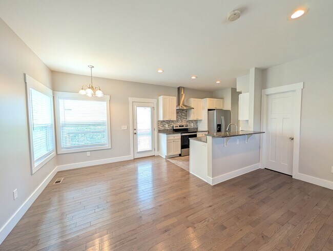 Building Photo - Asheville Rental-Oakley Area