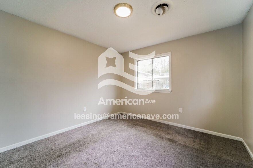 Building Photo - 3042 Meadow Forest Dr