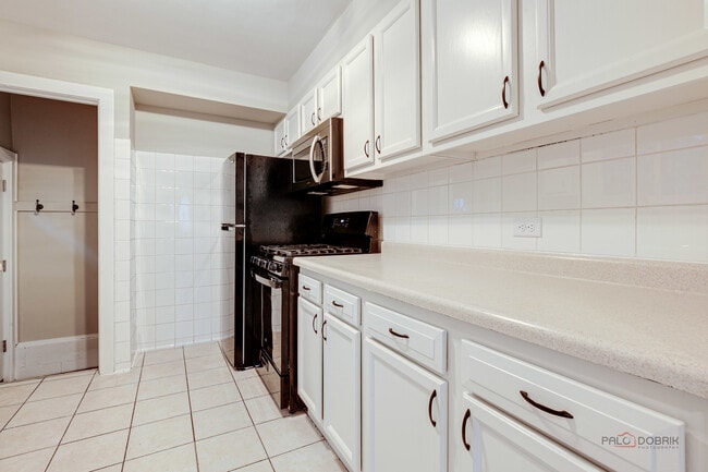 Building Photo - 1595 N McKinley Rd