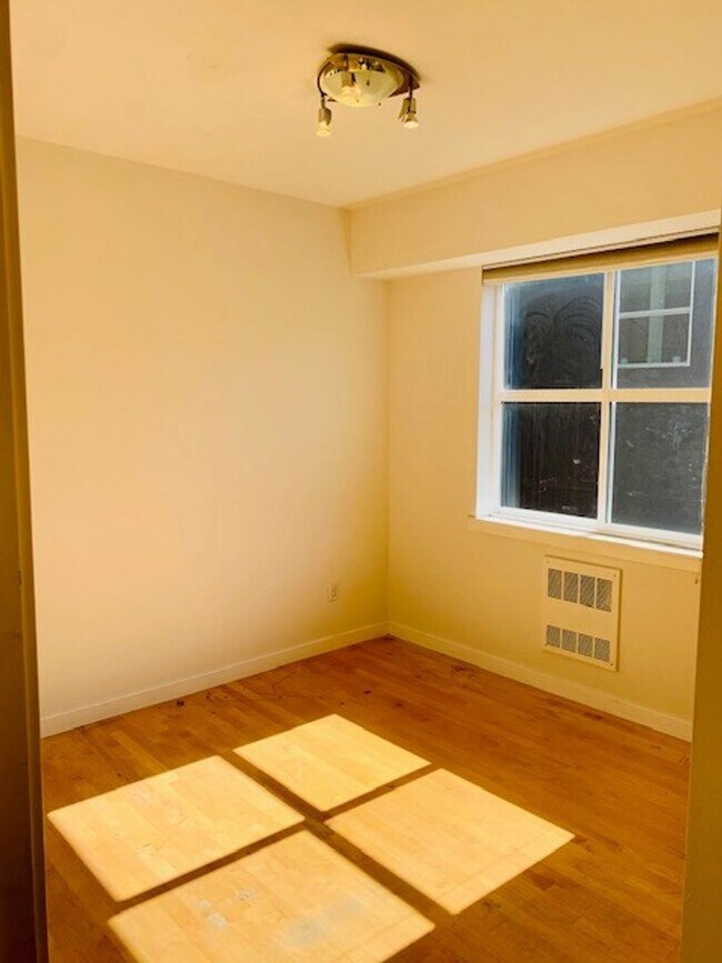 Building Photo - FAIRYTALE OF 2446 LLC ALKI