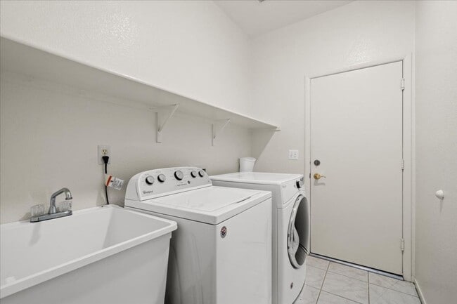 Building Photo - Charming Centennial Hills Home with Hardwood Floors & Covered Patio