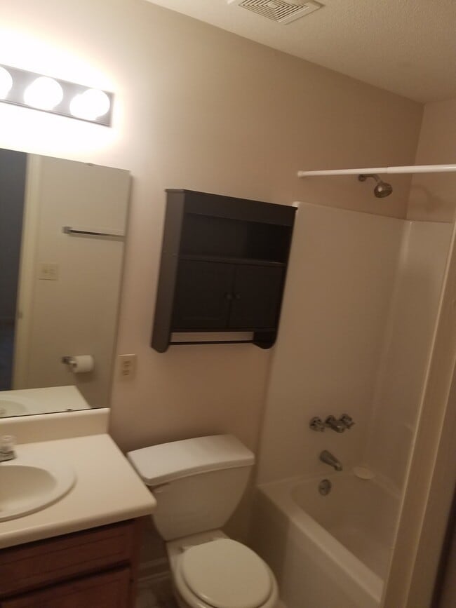 Building Photo - 6126 Vinnie Dr