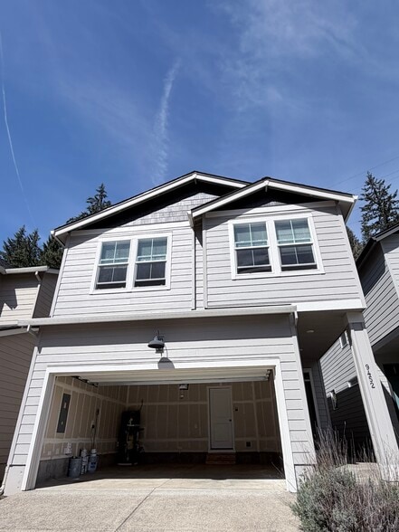 Building Photo - 9452 N Chestnut Ct