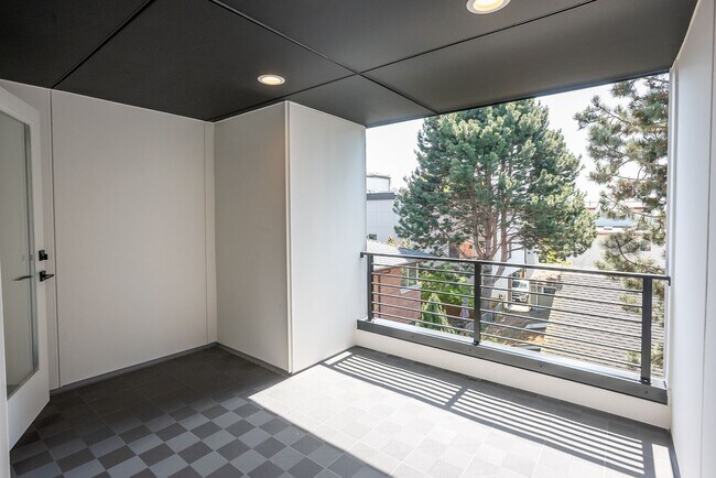Building Photo - New Modern Ballard Townhouse | 3BR/2BA | Private Patio & Backyard