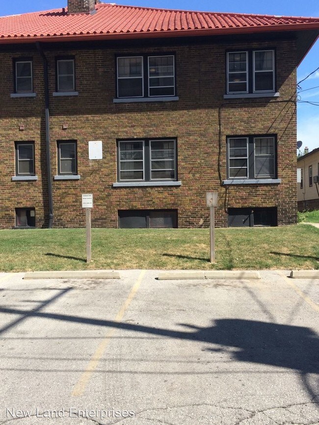 Building Photo - 1219 W Walker St