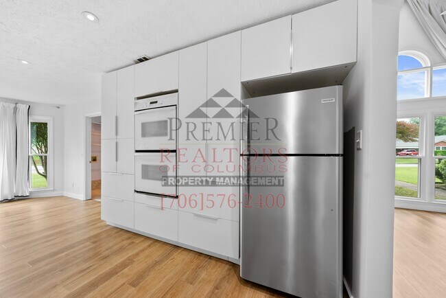 Building Photo - 2250 Rock Springs Ct