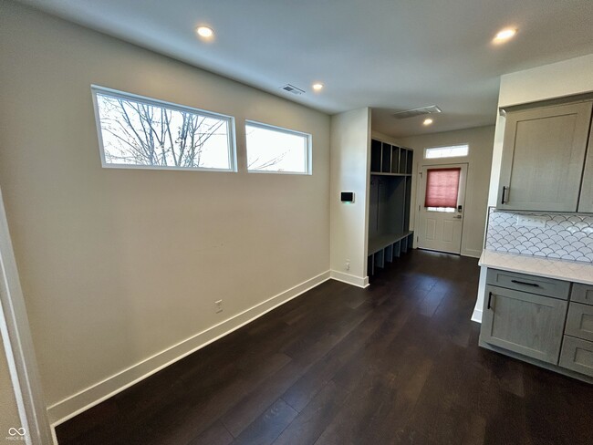 Building Photo - 2511 S Delaware St