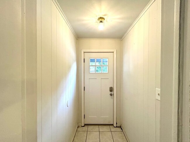 Building Photo - Three Bedroom Home in Muskegon