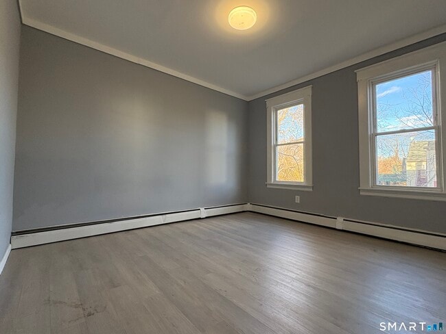 Building Photo - 3 Omo St