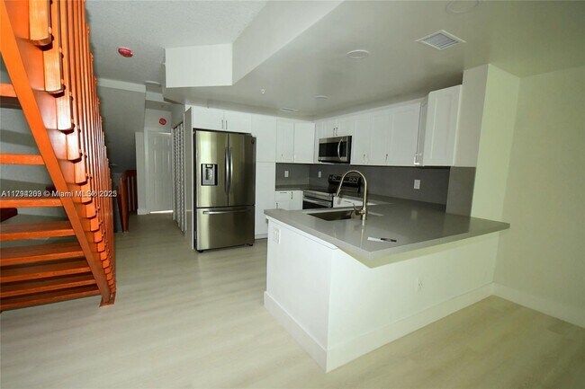 Building Photo - 781 SW 148th Ave