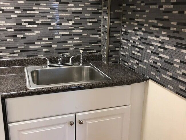 Building Photo - Cozy 1.5-Bedroom in a Vibrant East Boston Neighborhood