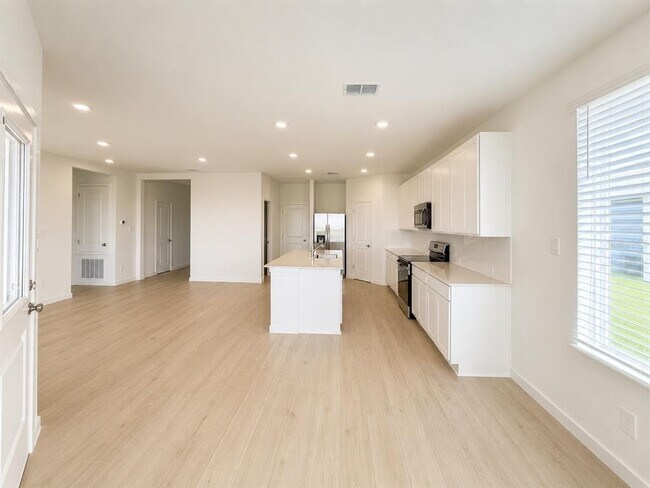 Building Photo - 644 RUTH Ave