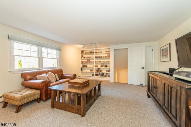 Building Photo - 237 Morris Ave