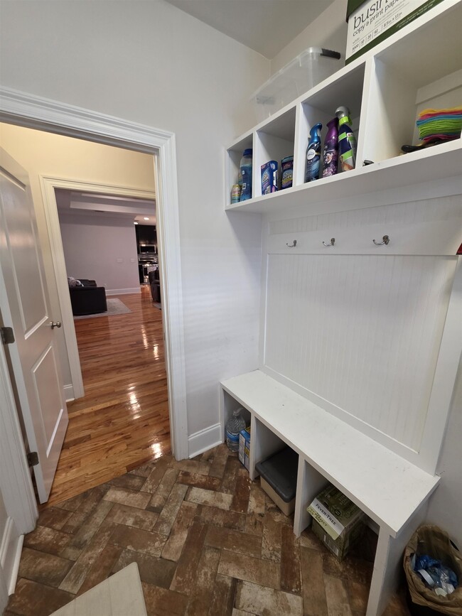 Building Photo - 2521 Lantana Ln