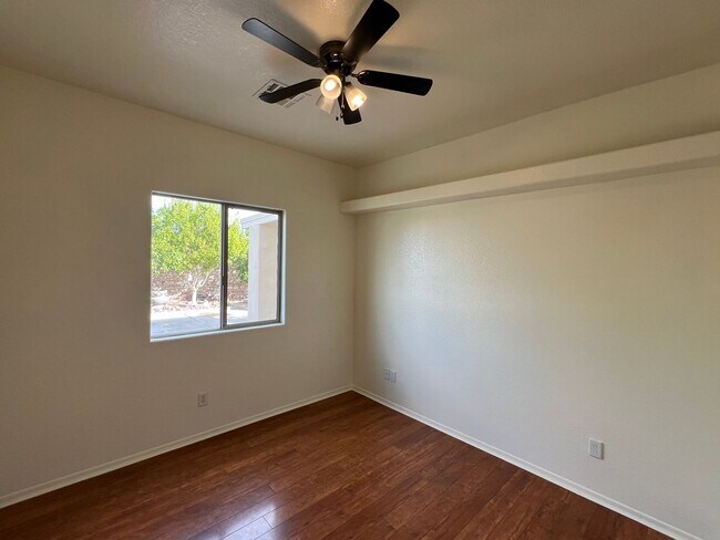 Building Photo - 3 BEDROOM HOME IN THE FOOTHILLS!