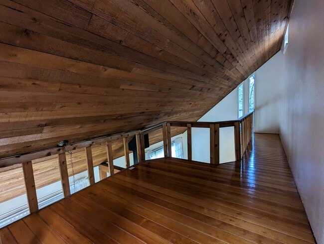 Building Photo - Fantastic 2-Bedroom, 1-Bath Home In E. Ama...